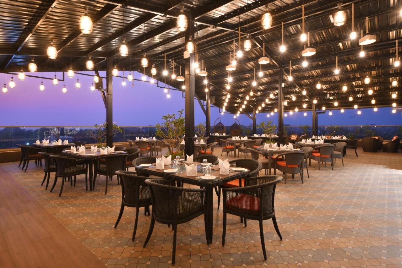 The Fern Habitat, Candolim, Goa Exteriör bild