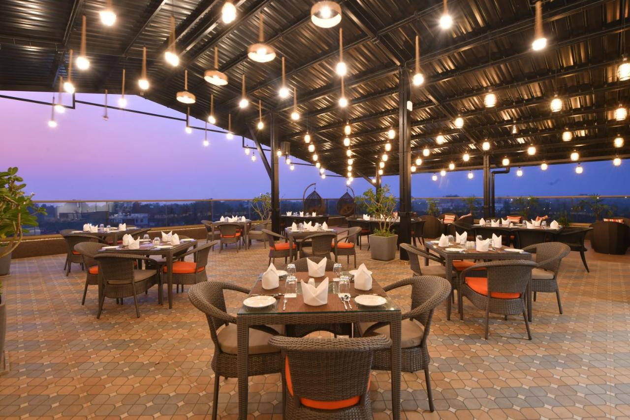 The Fern Habitat, Candolim, Goa Exteriör bild